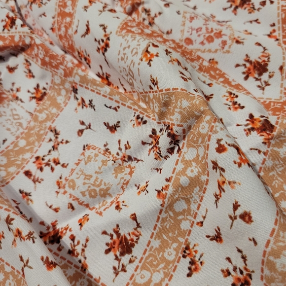 ✨️High Rise Floral Shorts - Picture 2 of 4